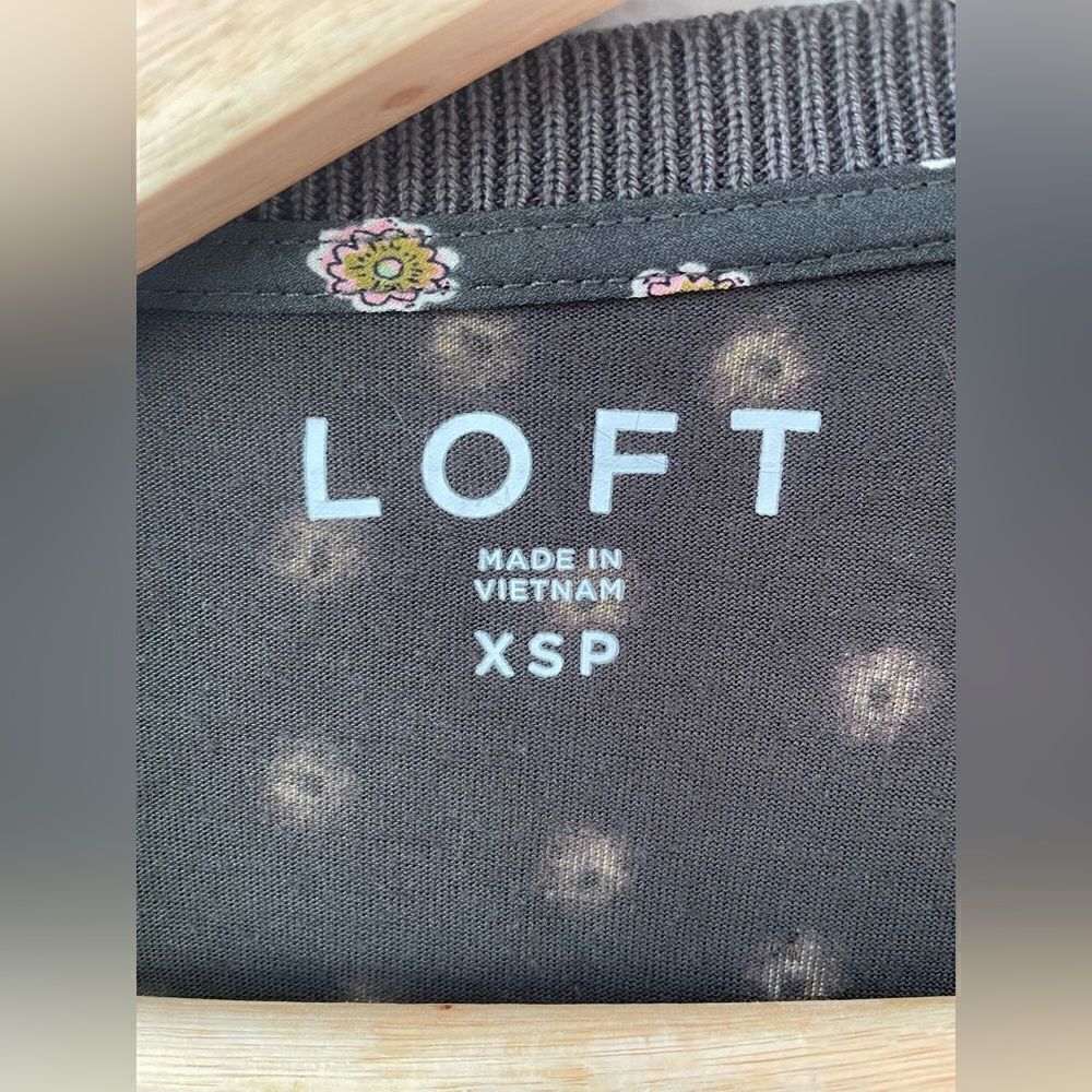 Loft woman’s top - Picture 2 of 4